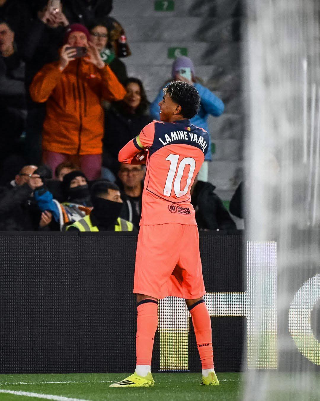 برشلونة يجدد الثقة بلامين يامال… ثالث أعلى راتب في الفريق وتألق مستمر