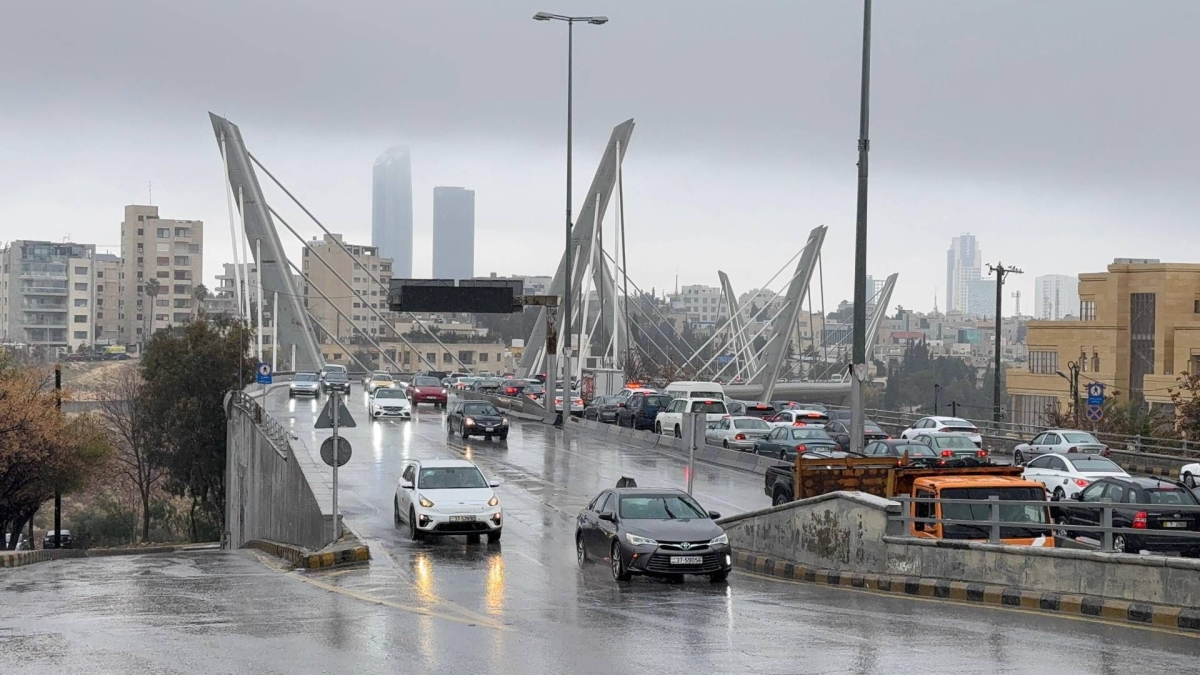 عودة الأجواء الماطرة اليوم وارتفاع تدريجي غدًا حتى الجمعة