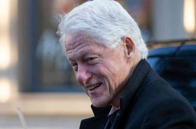 بيل وهيلاري كلينتون سيدليان بشهادتيهما أمام الكونغرس في قضية إبستين