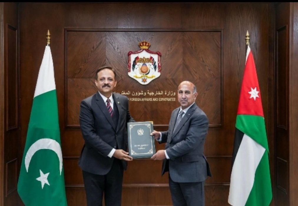 السفير الفايز يتسلم اوراق اعتماد السفير الباكستاني الجديد