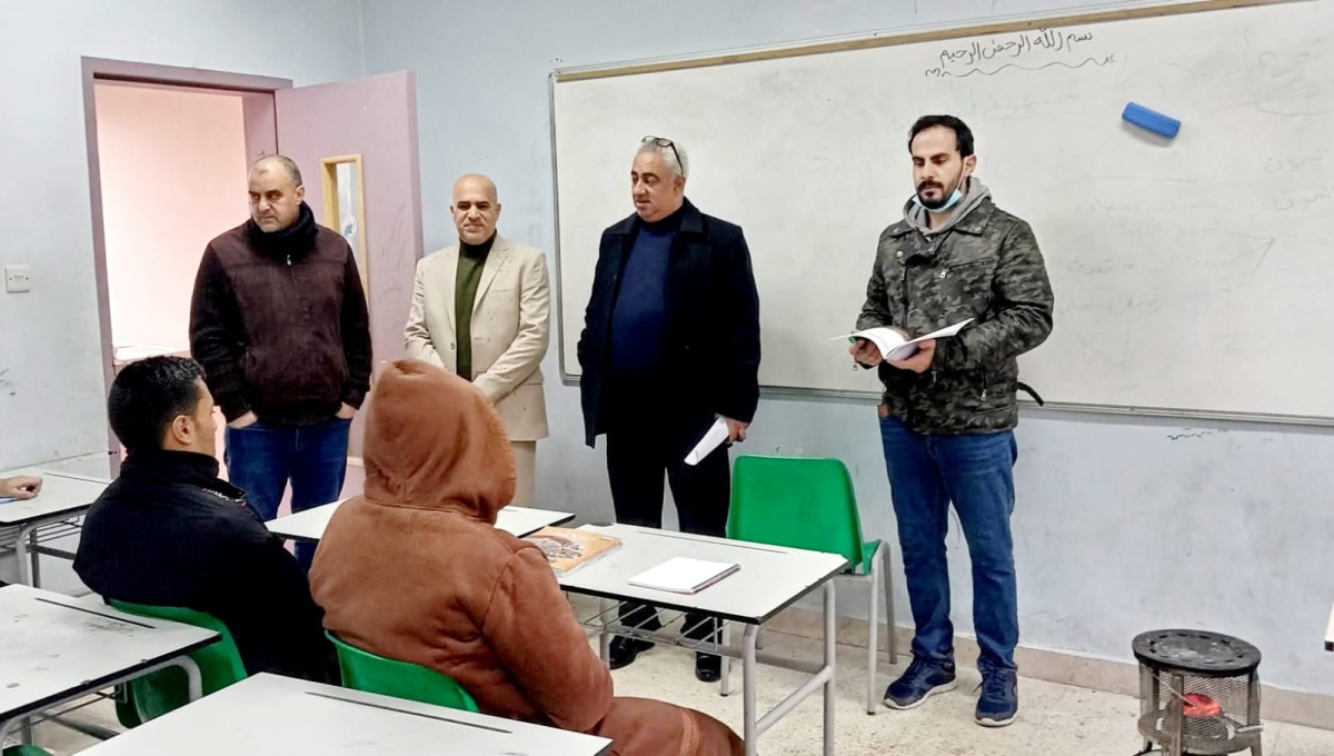 جويعد في جولة تفقدية لمدارس منطقة محنا