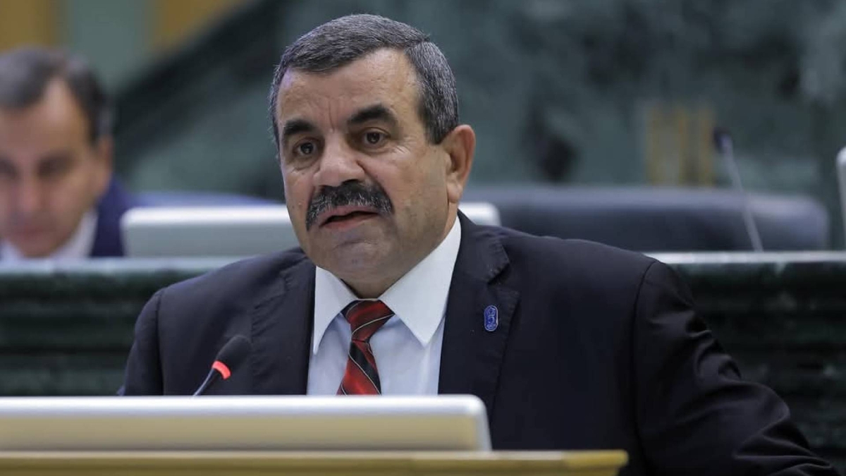 النائب العماوي ينتقد ما وصفه تأخيرا في شمول موظفي البريد الأردني بالتأمين الصحي