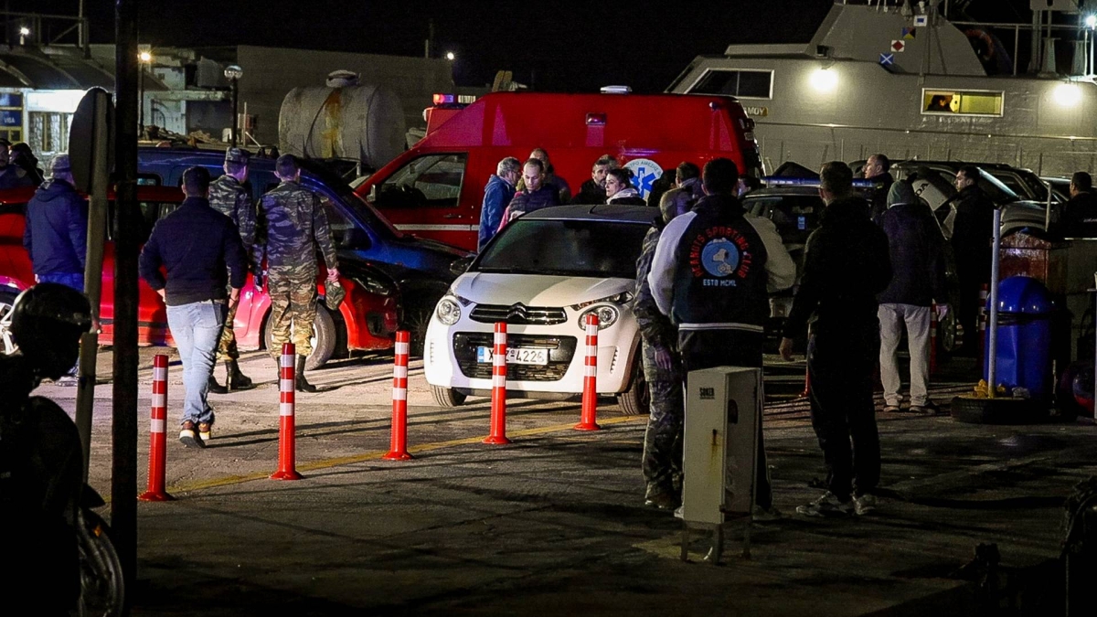 مقتل 15 مهاجرا إثر اصطدام زورقهم بخفر السواحل اليوناني