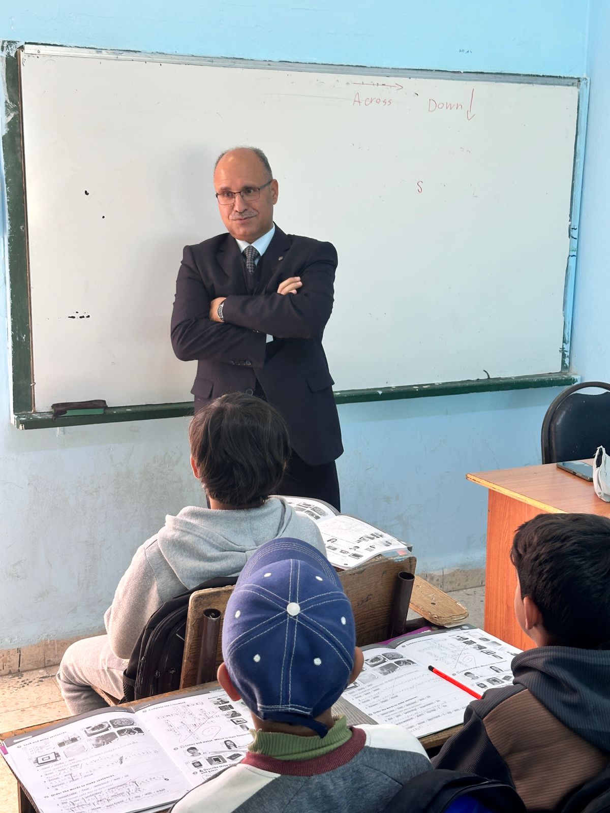 السفاسفة يتفقد سير العملية التعليمية في مدرستي ذكور النقب الثانوية ومدرسة بنات النقب الثانوية