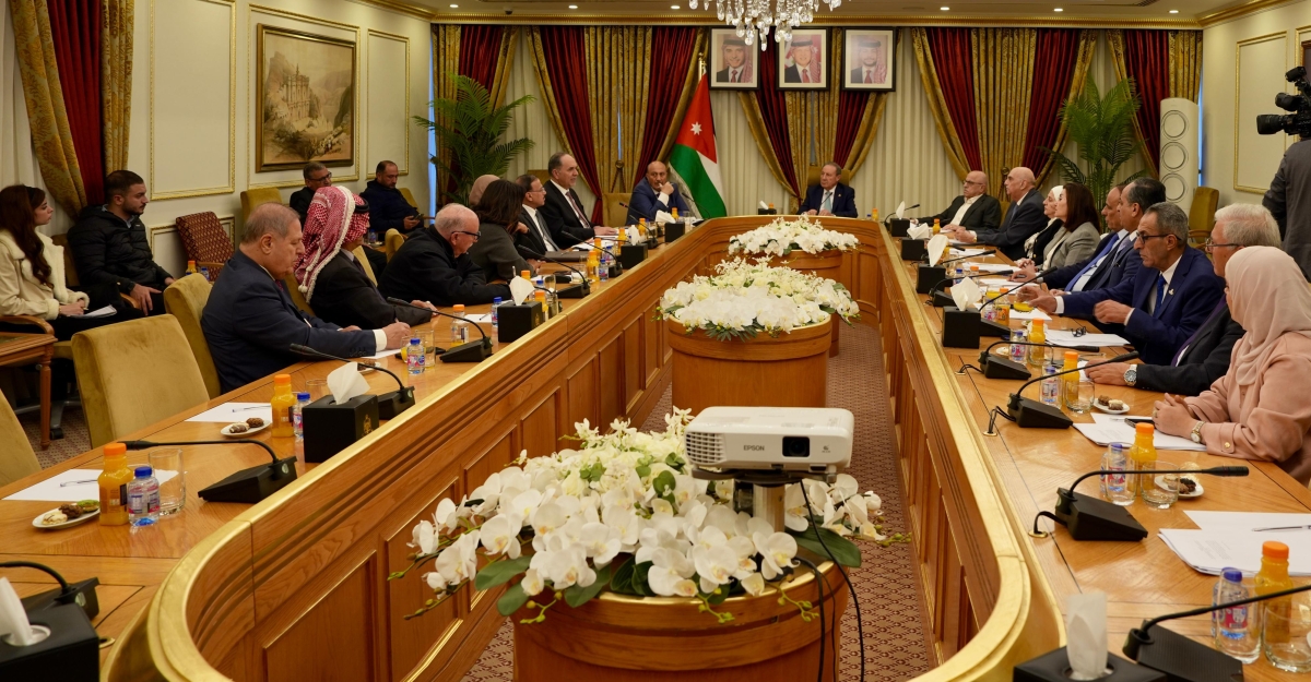 قانونية الأعيان تقر مشاريع قوانين