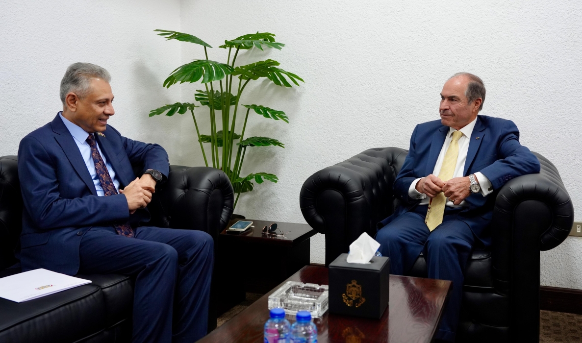 العين الملقي يبحث مع السفير اليمني سبل تعزيز العلاقات الثنائية