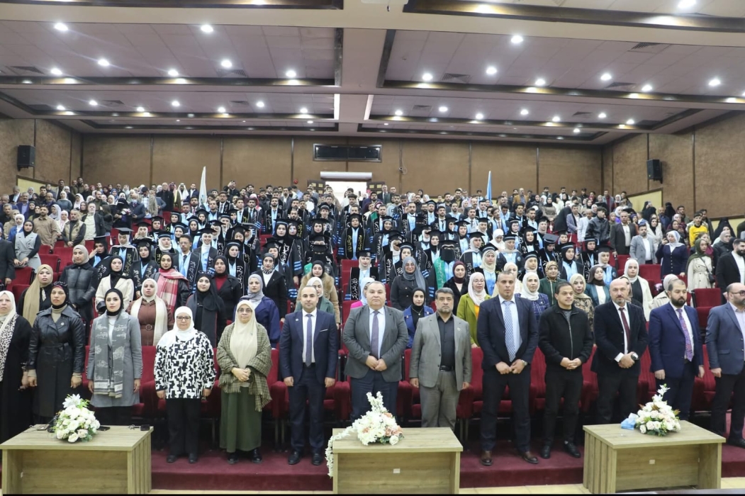 طلبة كلية التمريض في جامعة الزرقاء يؤدّون قسم المهنة