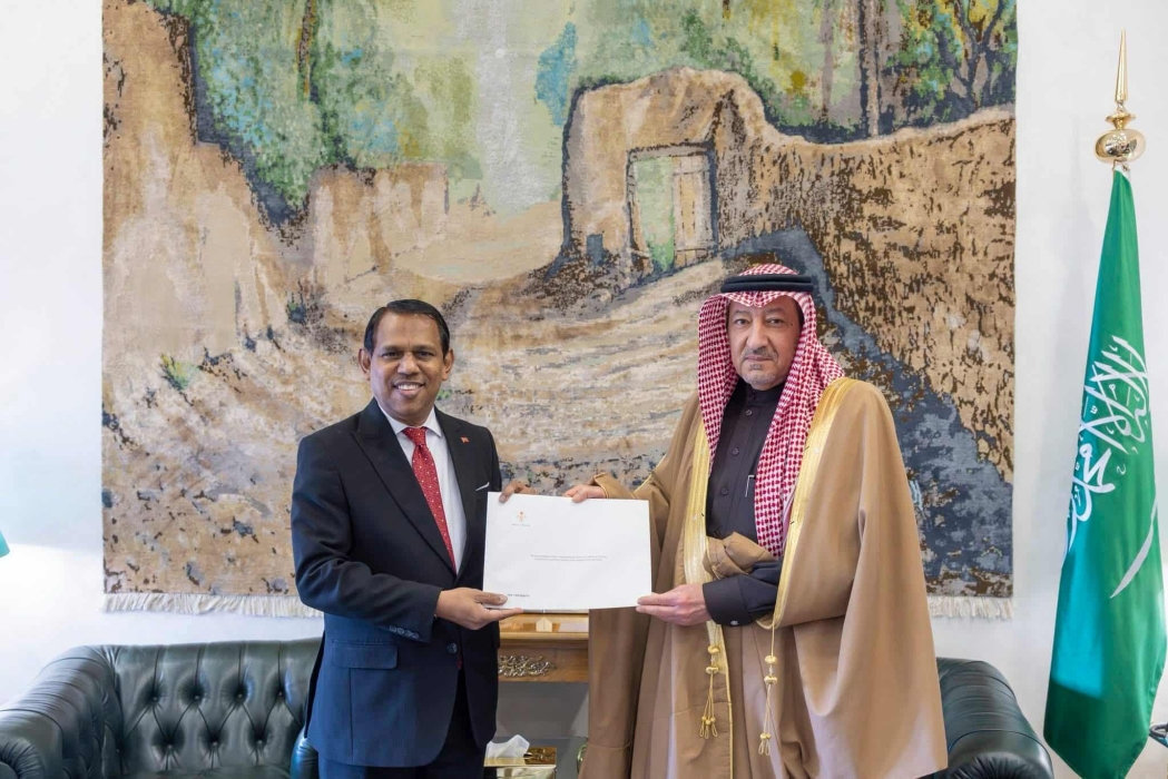 ولي العهد السعودي يتلقى رسالة خطية من رئيس المالديف