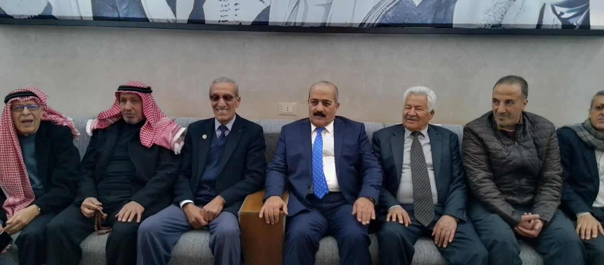 عشيرة العتوم تكرّم ابنها محافظ إربد السابق رضوان العتوم تقديرًا لمسيرته الإدارية...صور