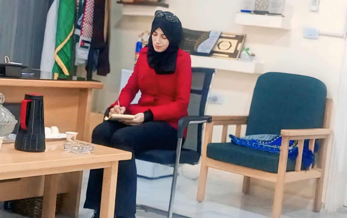 ابو زيد تكتب هل لاحظ أحدٌ أنني أشرب قهوتي سادة؟