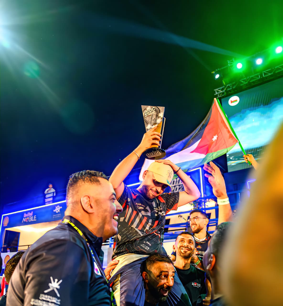 عبدالله حمادة يحقق إنجازا عالميا في سباقات السيارات