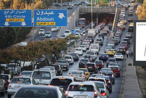 منهل مكسور يربك الحركة المرورية في نفق الدوار الخامس باتجاه الرابع