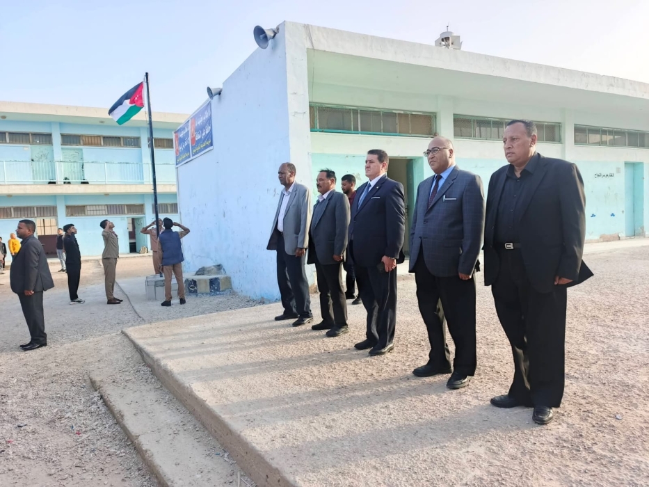 الضرابعة يقدم واجب العزاء بوفاة المعلم أحمد الهويمل