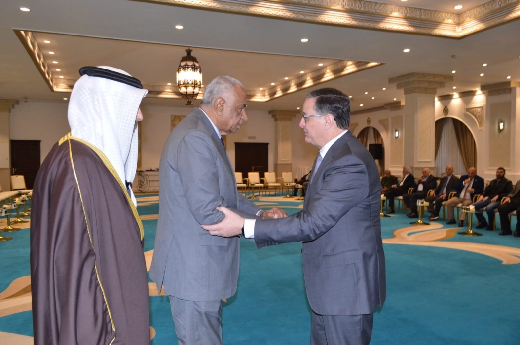 السفير  السوداني سوار الذهب يعزّي برئيس الوزراء الأسبق أحمد عبيدات