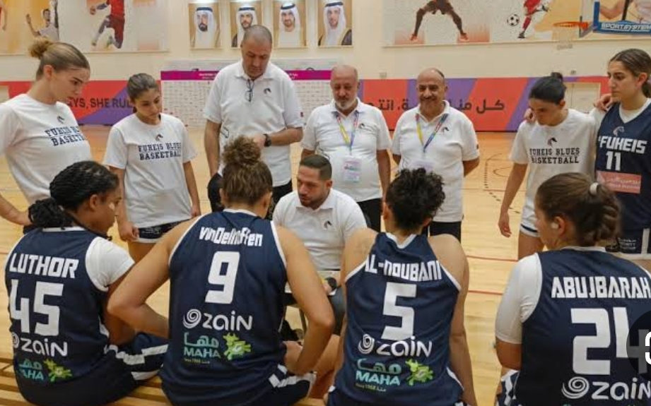 نادي الفحيص يهزم خورفكان ويعزز صدارته في سلة الشارقة