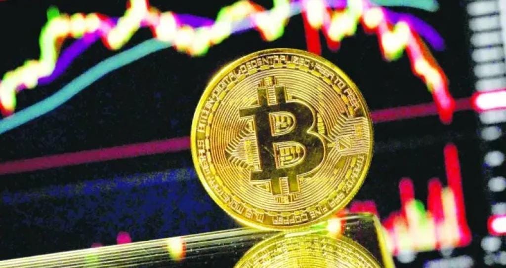 بيتكوين تلتقط أنفاسها فوق 70 ألف دولار بعد تقلبات عنيفة