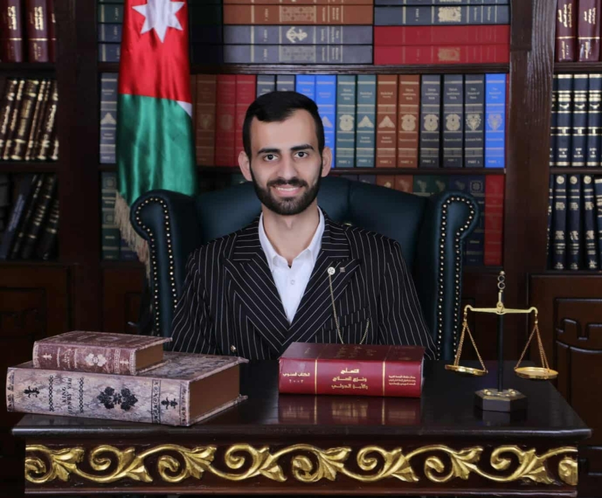 مالك يوسف أبو السعود من أوائل كلية القانون في جامعة الزيتونة الأردنية