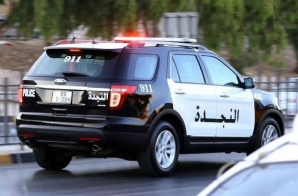 طعن 3 طلبة خلال مشاجرة أمام مدرسة في عين الباشا