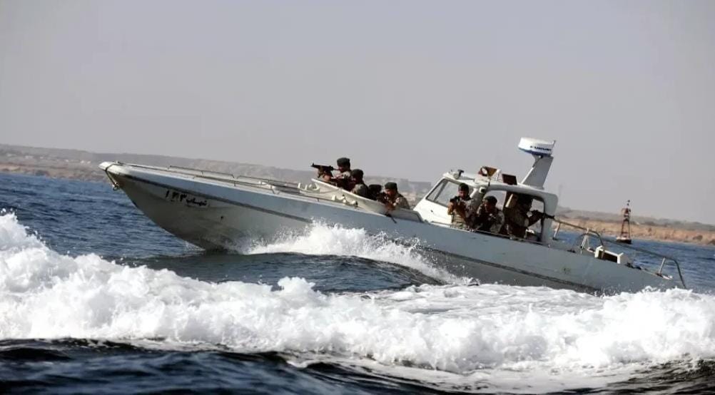 خطر إيراني يهدد السفن الأمريكية في قلب الخليج ومضيق هرمز