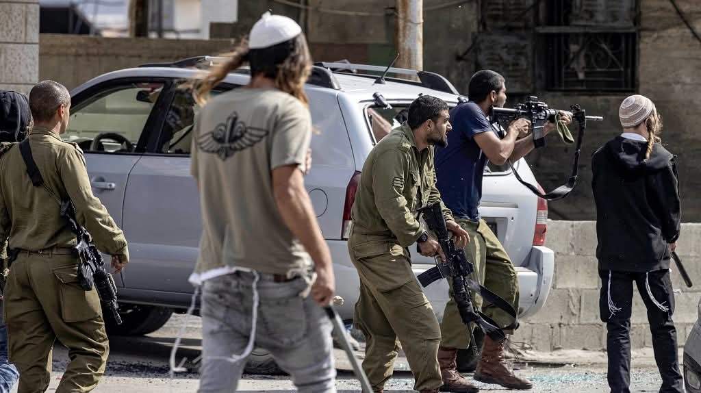 اعتداءات المستوطنين تجبر 15 أسرة فلسطينية على ترك منازلها قرب أريحا