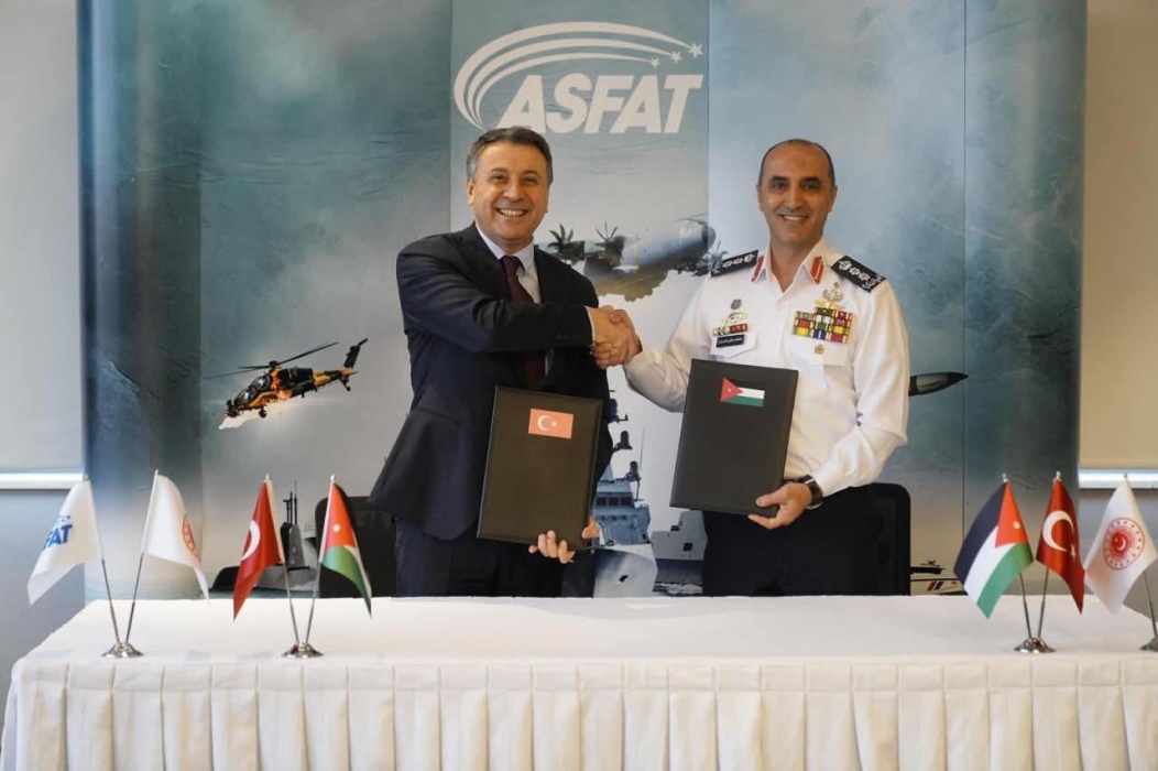 القوة البحرية والزوارق الملكية توقّع اتفاقية مع شركة (ASFAT) التركية لتصنيع زوارق عسكرية متطورة..صور