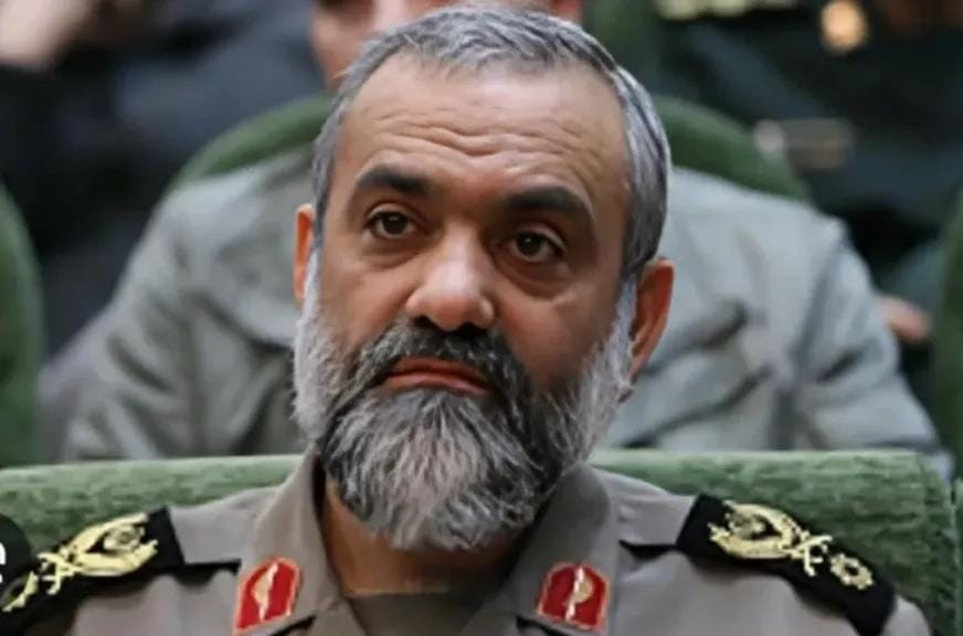 مستشار بارز في الحرس الثوري: أمريكا ”مهزومة عسكرياً” وسنهزمهم حتى لو قاموا بأرسال 12 حاملة طائرات