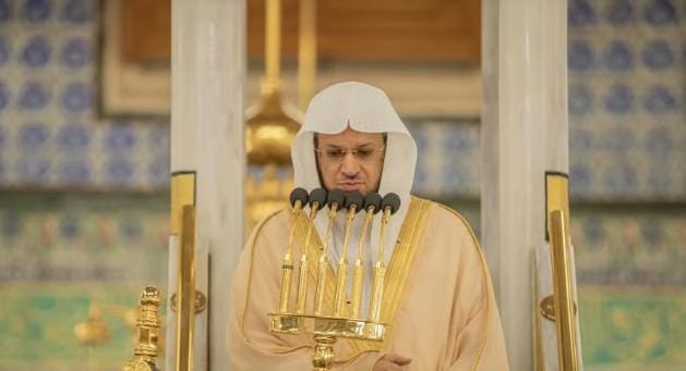 خطبة الجمعة بالمسجد النبوي تؤكد أن رمضان فرصة عظيمة للتوبة وتهذيب النفس بالطاعات