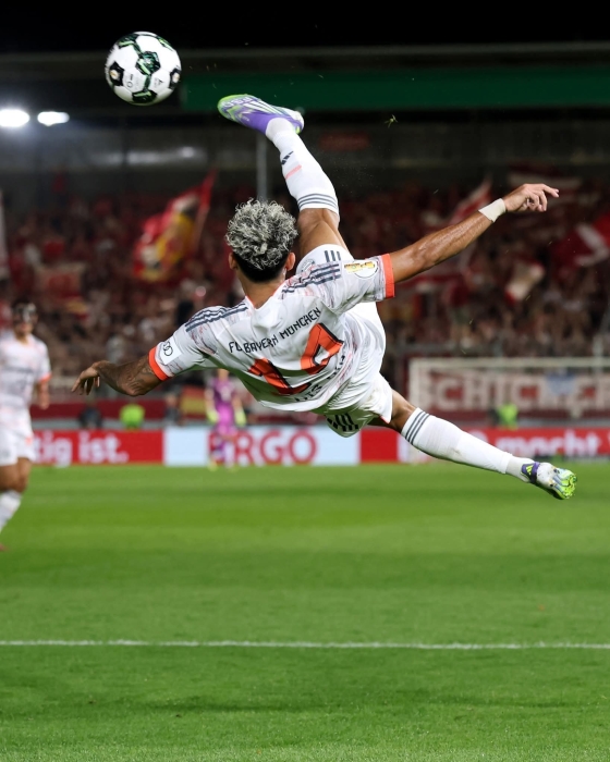 لويس دياز يواصل التألق بقميص بايرن ميونيخ