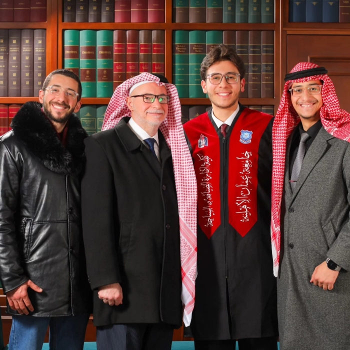 عشيرة الحديدي تهنئ ابنها آدم الحديدي بتخرجه امتياز مع مرتبة الشرف وحصوله على المركز الأول