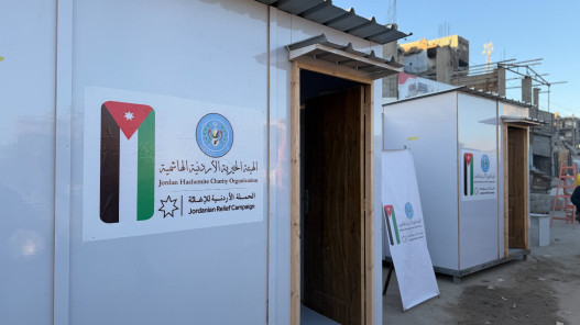 الهيئة الخيرية الأردنية تبدأ تصنيع وتركيب وتوزيع المنازل المتنقلة من داخل غزة