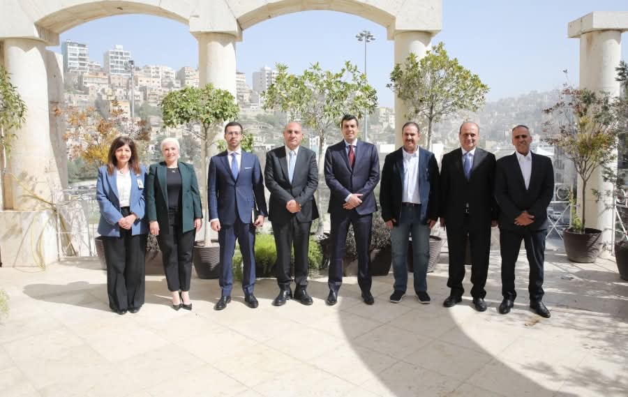 الشواربة يلتقي الأمين العام لمنظمة المدن العربية ويبحث معه سبل التعاون