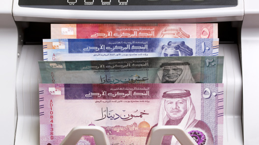 ودائع الجهاز المصرفي تتجاوز 50 مليار دينار في 2025