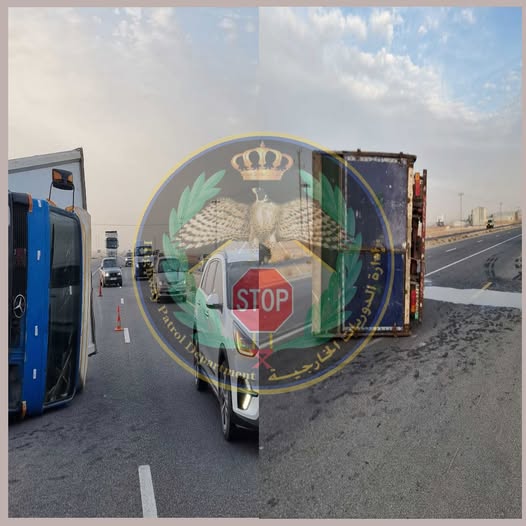 الدوريات الخارجية تتعامل مع حادث تدهور يعيق المسرب الأيمن على الطريق الصحراوي