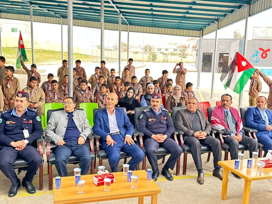 خليفات يرعى  تخريج دورة أصدقاء الشرطة في مدرسة سالم الثانوية للبنين
