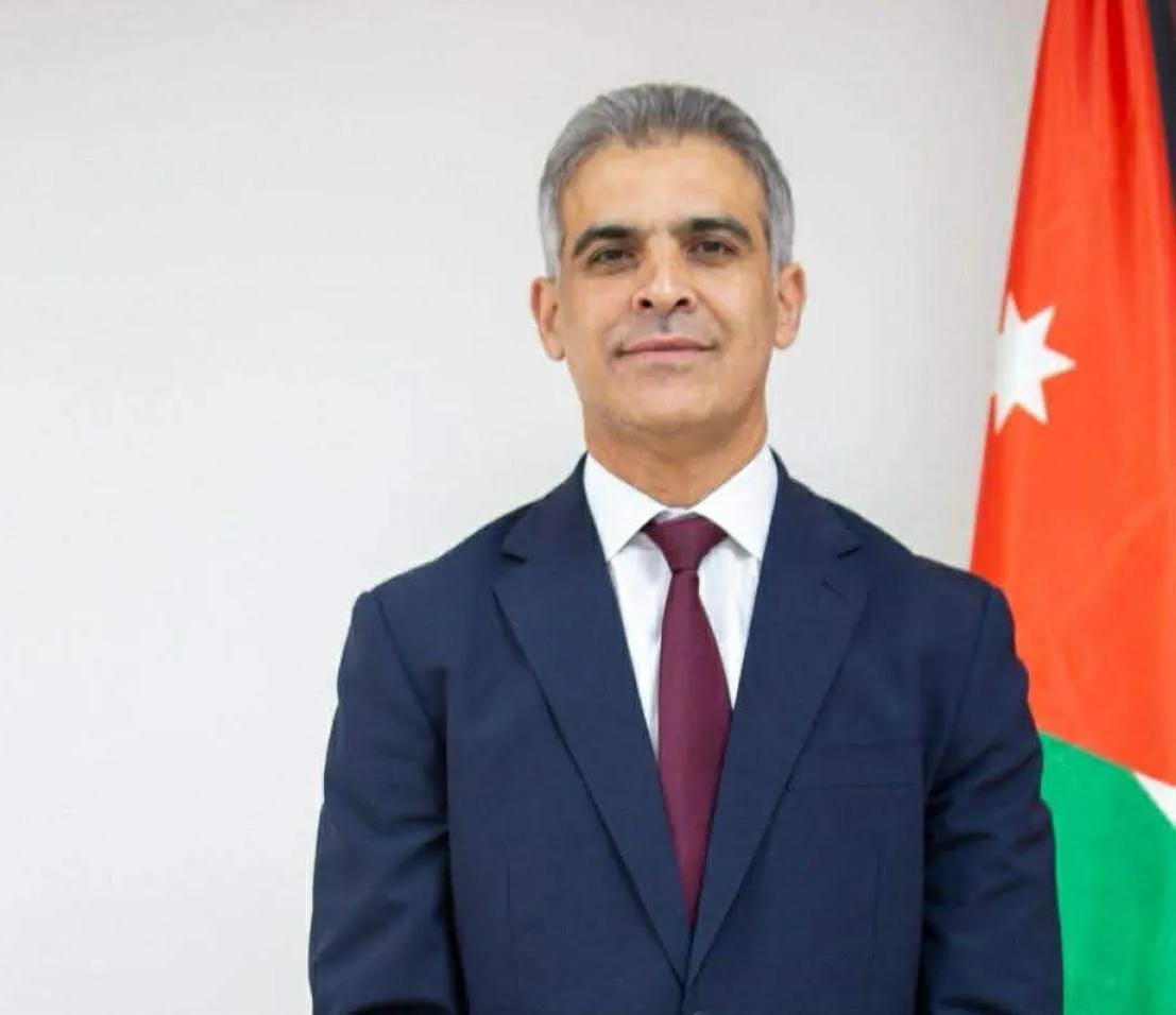 حازم رحاحلة يفسر للأردنيين اسباب رفع سن التقاعد المدني