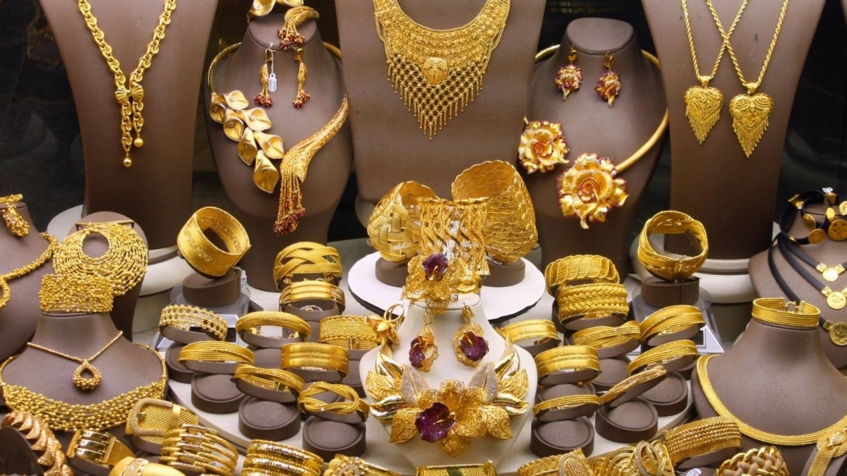 تراجع أسعار الذهب في مصر الخميس.. وعيار 24 يهبط لمستوى 7600 جنيها