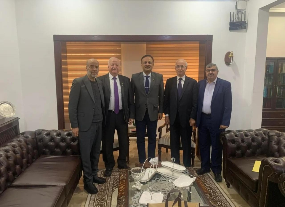 السفير الباكستاني الجديد يستقبل وفدا من خريجي الجامعات الباكستانية بالأردن