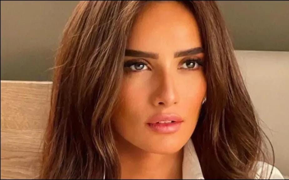 فنانة مصرية شهيرة تفجر مفاجأة: أنا من نسل الرسول الكريم وهذا الدليل