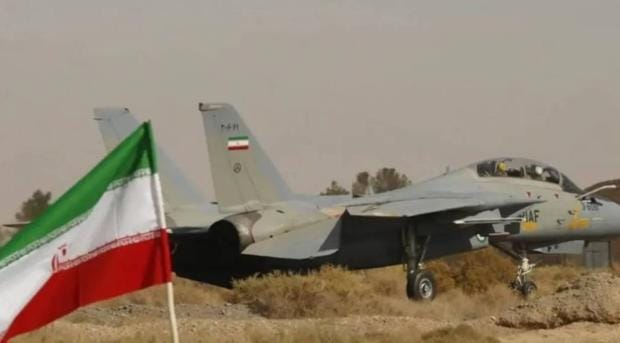تحطم طائرة عسكرية خلال رحلة تدريبية في إيران ومقتل أحد الطيارين