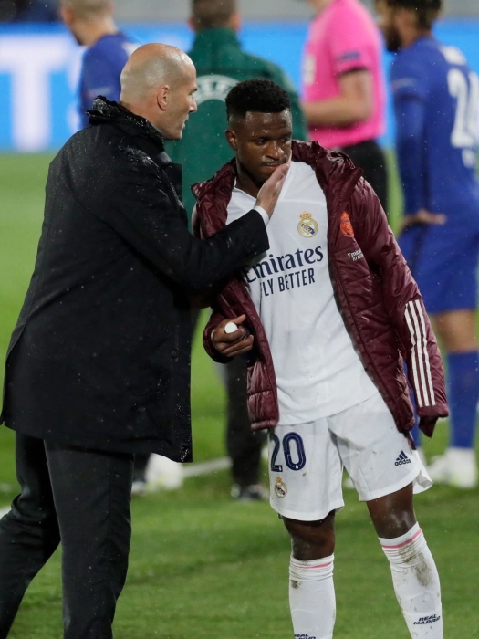 زيدان وراء الانفجار الفني لفينيسيوس.. نافاس يكشف كواليس ريال مدريد