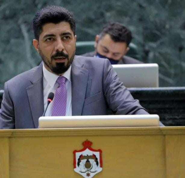 النائب احمد عشا ينجو من حادث مؤلم برأس العين