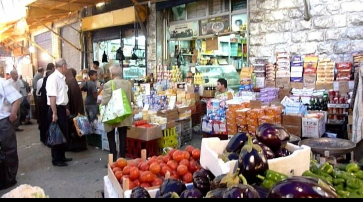 ازدحام في الأسواق واستقرار بأسعار السلع الأساسية وارتفاع الخضار واللحوم