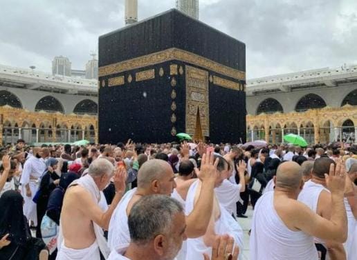 الأردنيون يقبلون على العمرة في رمضان .. وارتفاع أسعار الرحلات 5