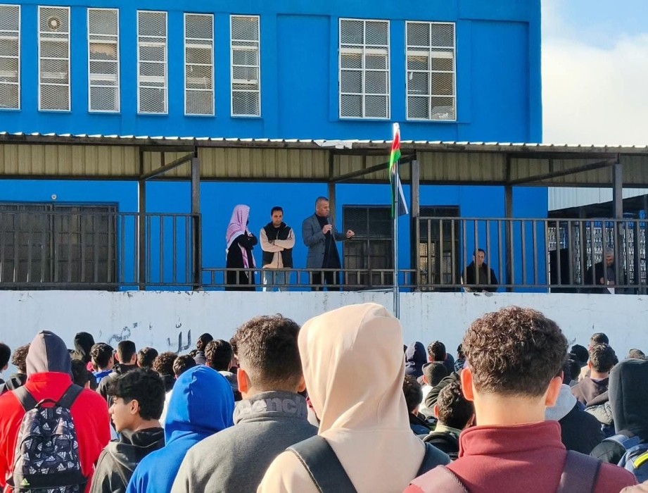 الهديرس يؤكد أهمية تعزيز الإنضباط والبيئة التعليمية الآمنة في مدارس لواء الجامعة.