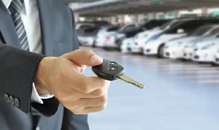 نقابة تأجير السيارات تحذر من إفلاس القطاع بسبب نظام الترخيص الجديد