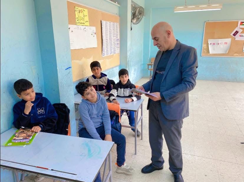 اللصاصمة يتفقد مدرسة الشيح احمد الدباغ