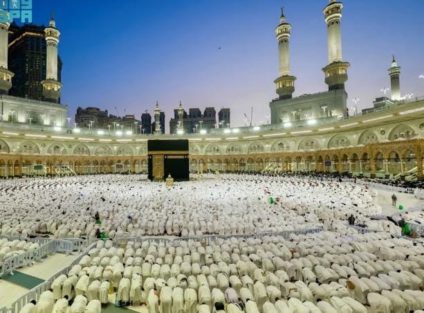 السعوديه..تسجيل أكثر من 904 آلاف معتمر في المسجد الحرام خلال يوم واحد برمضان