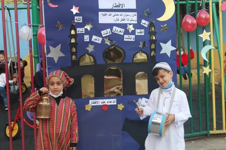 تربويون: رمضان يعزز سلوك الأطفال بين روح التقليد وتحمل المسؤولية