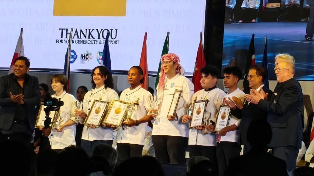 عمّان الأهلية تفوز بالمركز الثاني عالمياً بأولمبياد الطهاة الشباب بالهند وتوقع اتفاقية تعاون دولية