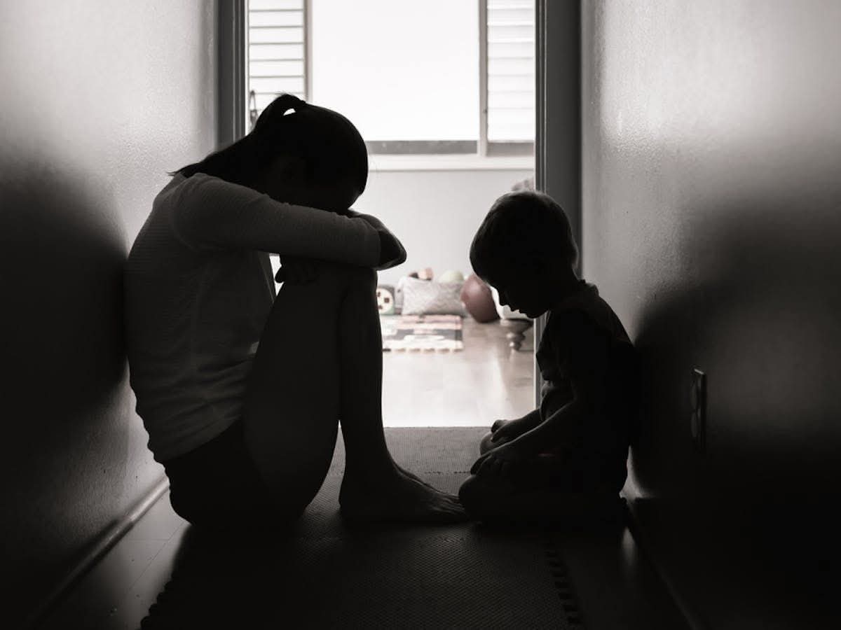 عندما تُرهَق الأم… فيرتجّ البيت دون أن تشعر